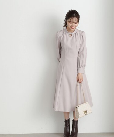 ベーシックネックポイントフレアワンピース