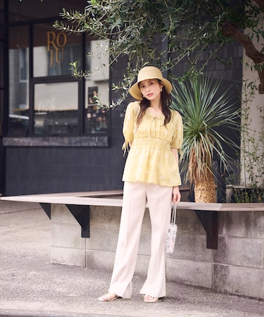 スリット入りフレアパンツ