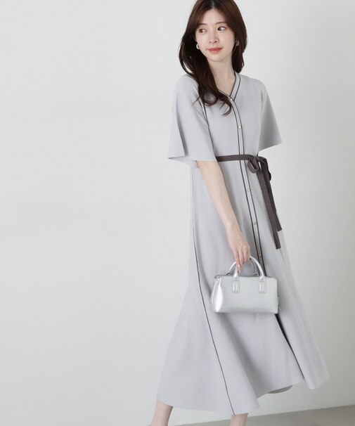 金ボタンニットワンピース