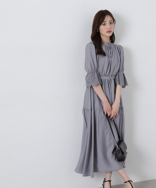 刺繍レーススリーブティアードワンピース