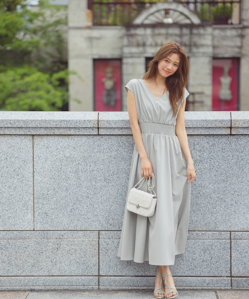 ウエストシャーリングVネックワンピース