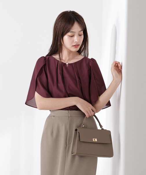 パールポイントフレアスリーブブラウス