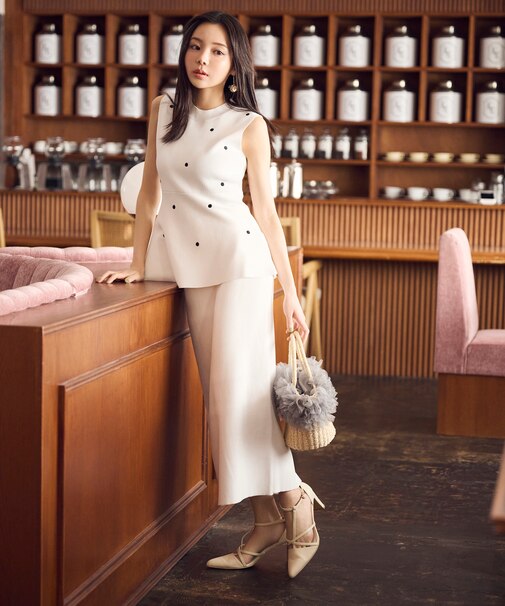 ドット刺繍ニットセットアップ