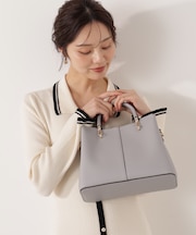 メタルハンドルトートバッグ