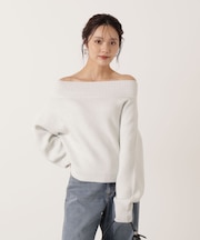ラメ入りオフショル畔ニット