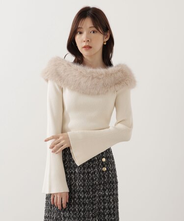 フェイクファー付きオフショルニット