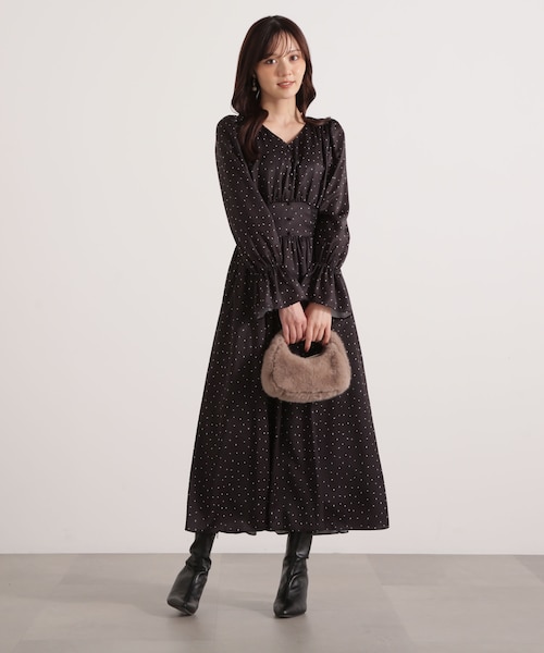クルミ釦付きギャザーワンピース｜プロポーションボディ