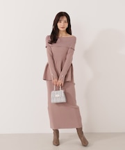 オフショルペプラムニットセット　25AW