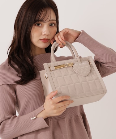 ハートチャーム付きキルティングトートバッグ