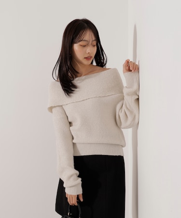 ラメ入りオフショルニット