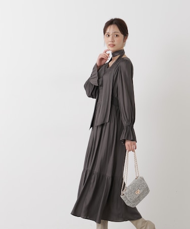 タイ付きギャザーワンピース