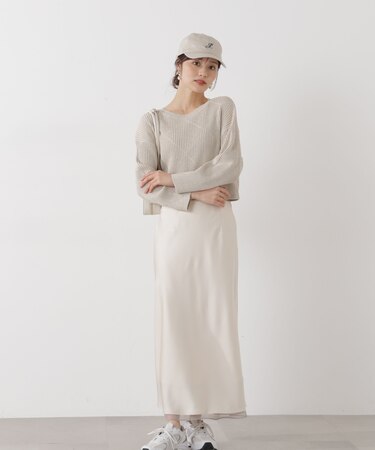 ナローサテンスカート