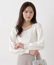 釦付きハートネック総針ニット