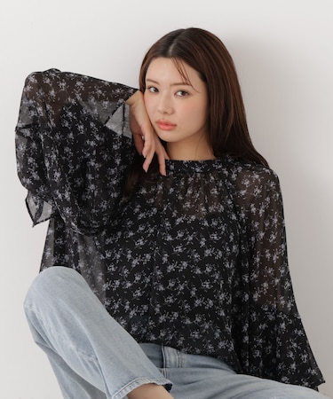 〈a/mie〉ジョーゼットボリュームブラウス