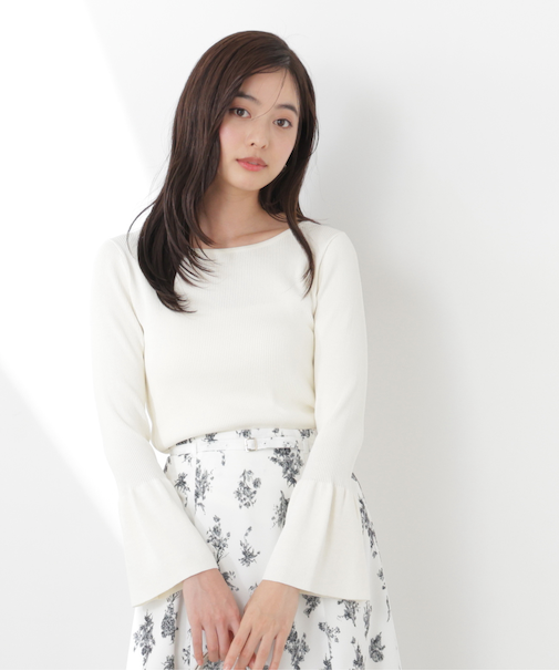 フォルムスリーブニット　26SS