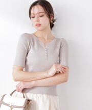 ヘンリーネックニット