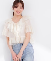 チュール付きラッフルブラウス