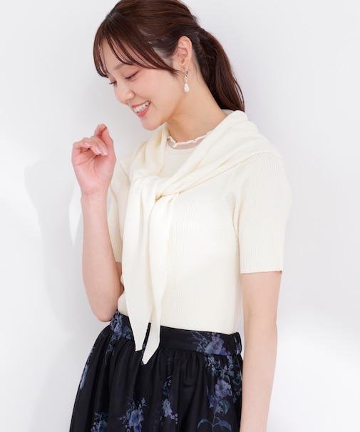 トライアングルスカーフ付きニット