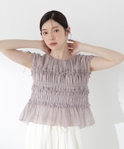 〈a／mie〉シャーリングフリルブラウス