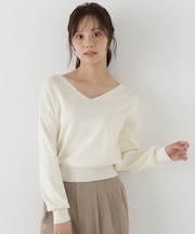 Vネック総針ニット