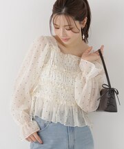<a/mie>シャーリングフリルキャンディースリーブブラウス