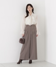 チェーンベルト付きワイドパンツ