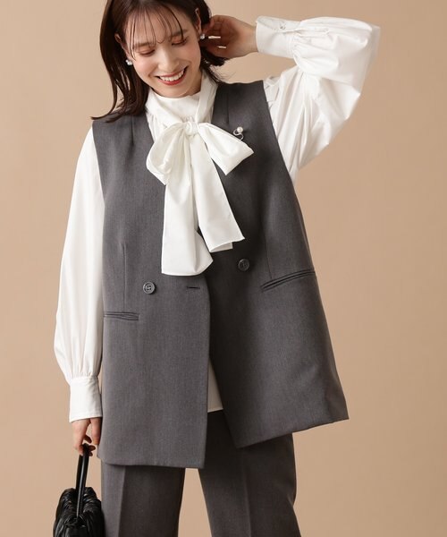 タグ付き未使用 TNEWTIES ボリュームブラウス リボン ボウタイ 赤 タグ付き未使用 TNEWTIES ボリュームブラウス リボン ボウタイ 赤