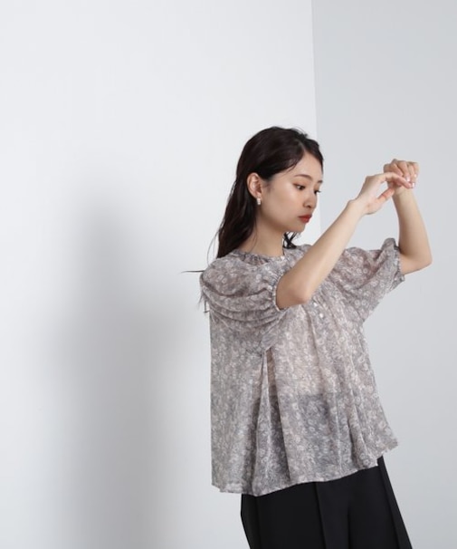 フローラルシフォンブラウス