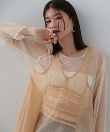 レイヤードシースルートップ