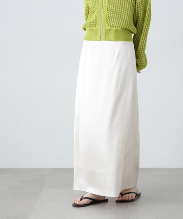 サテンナロースカート