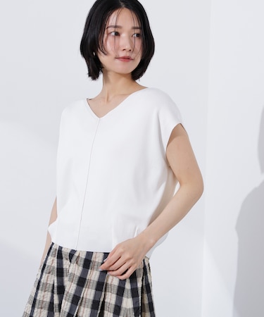 総針Vネックフォルムニット