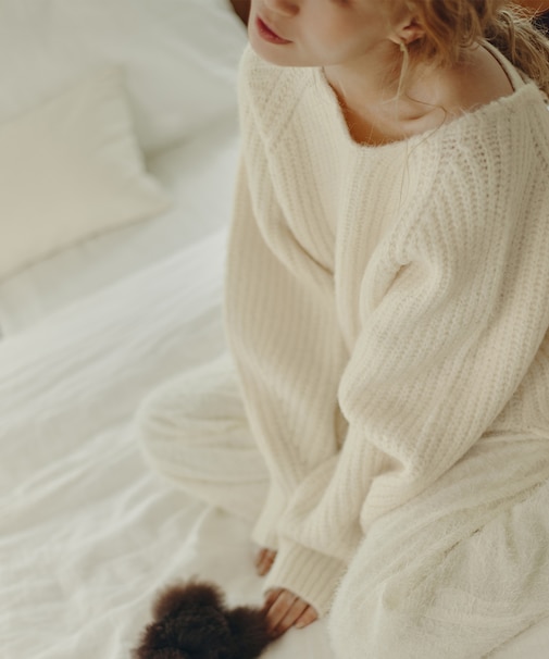 バックシャンボクシーニット