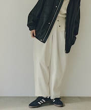 カーブパンツ