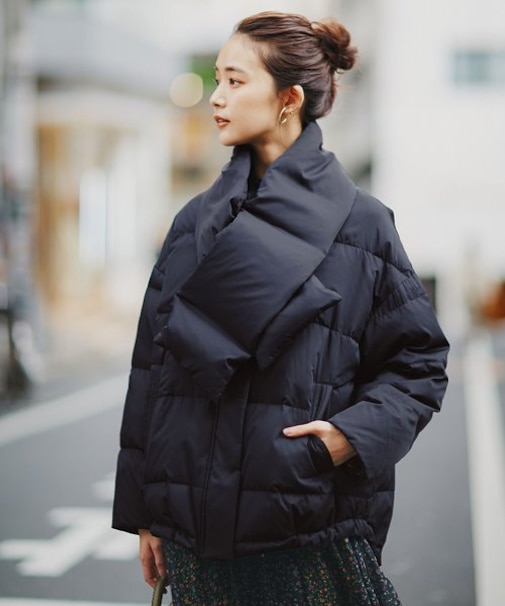 マフラー付きノーカラーダウン