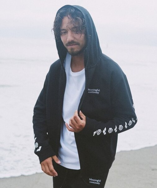 MC別注 ARENA  テックフリースフーディー