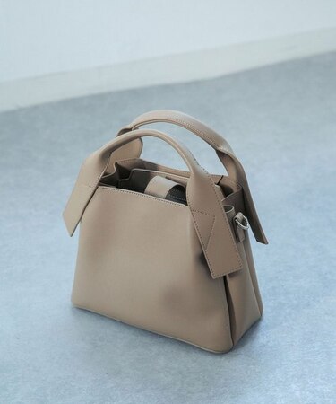 LB.04／アウトハンドルデザイントートバッグ