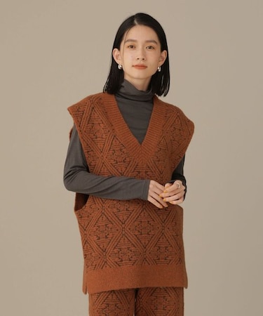 casa fline／幾何パターンニットベスト