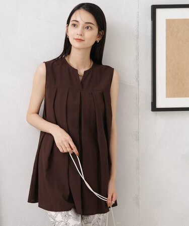 LB.04／タックフレアノースリーブブラウス