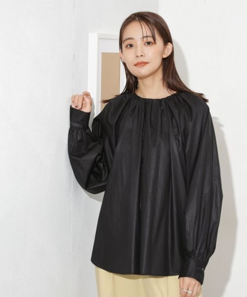 ペーパー加工ネックギャザーブラウス