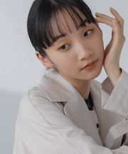 ストーンチェーンピアス