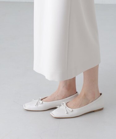 ステッチトゥバレエシューズ