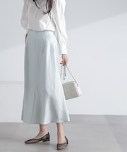 シャイニーサテンロングスカート