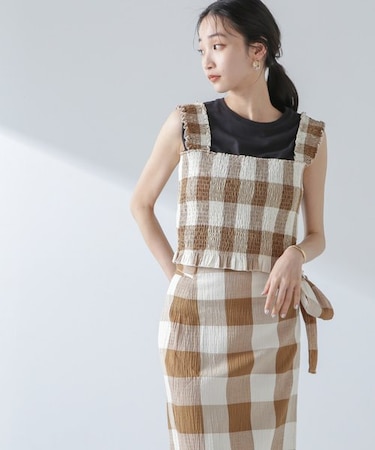 RITA ROW／Checkered smocked body top