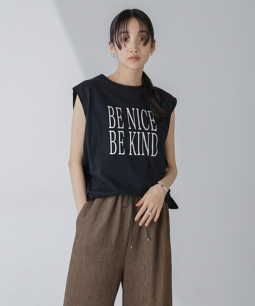 ノースリーブロゴプリントトップス