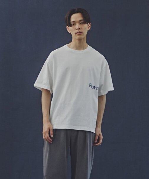 「Commonuse」ヴィンテージライク Flowers Tシャツ