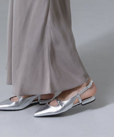 Azur／ポインテッドバックストラップサンダル