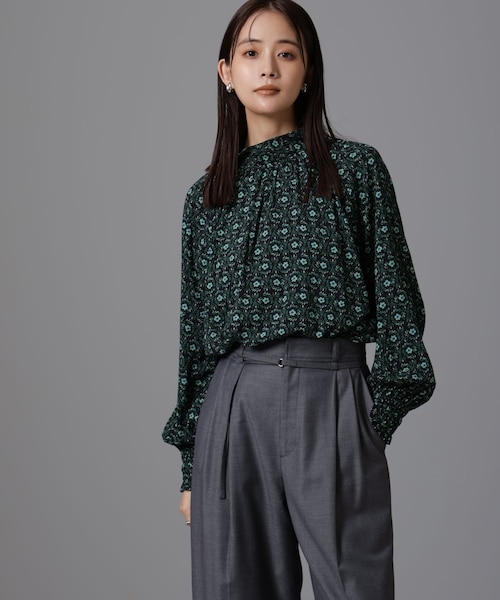 サークルフラワープリントギャザーブラウス|ナノ・ユニバースの通販 サークルフラワープリントギャザーブラウス|ナノ・ユニバースの通販