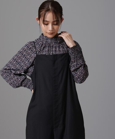 サークルフラワープリントギャザーブラウス