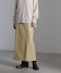 ベージュ