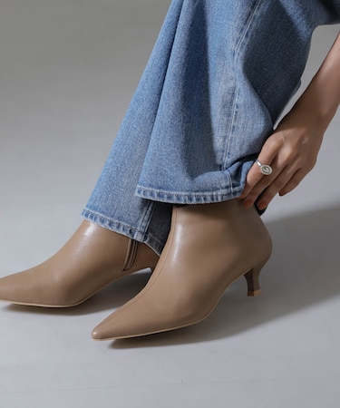 ポインテッドショートブーツ